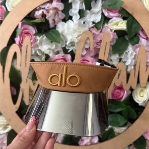 ALO Yoga Tan Visor with Silver Reflective Shield